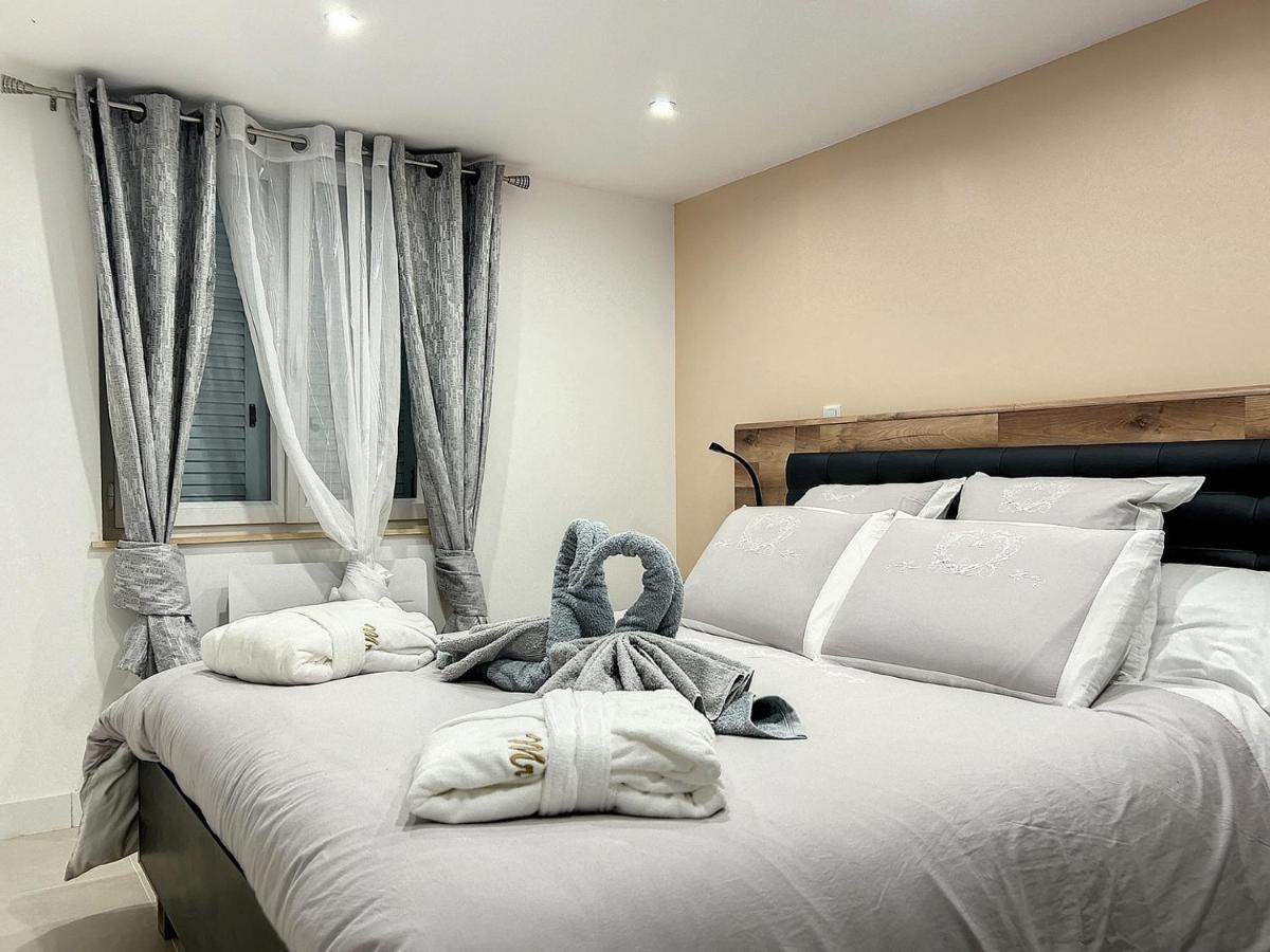 Loveroom - Au Loge *